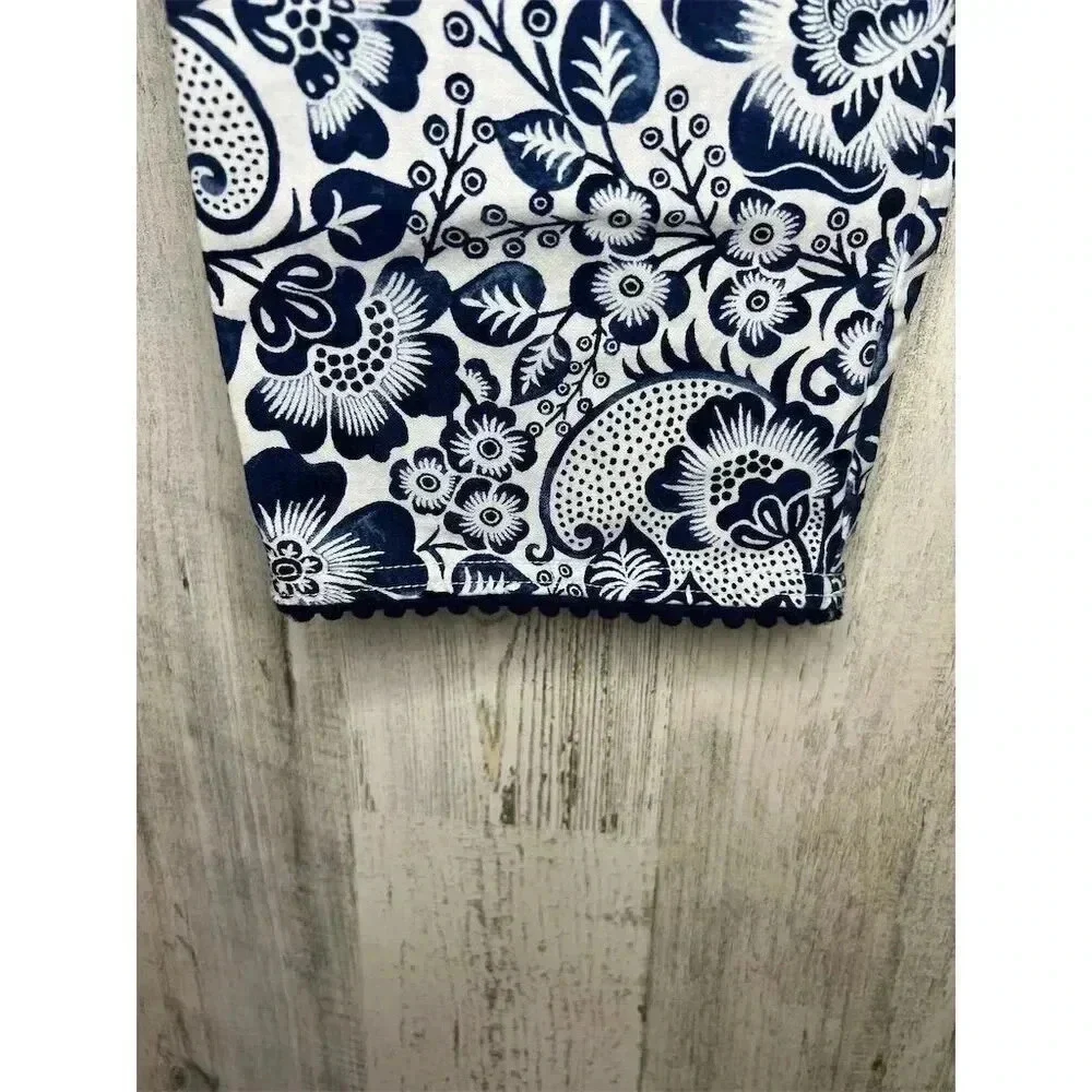 Chico's Women's Petite Paisley‎ Cropped Pants Blue Size 00P(Chicos) or 2P